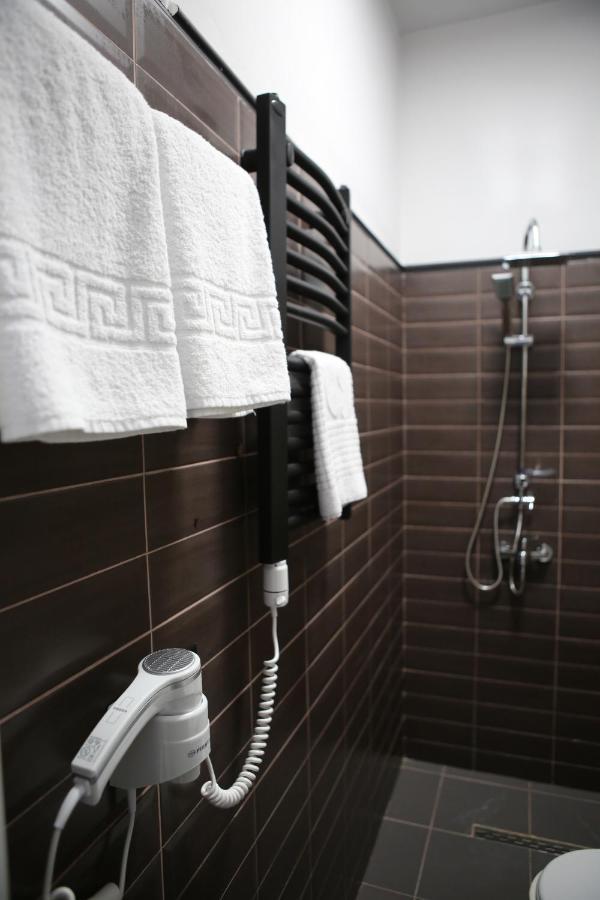 Dark Boutique Hotel Shkoze ภายนอก รูปภาพ