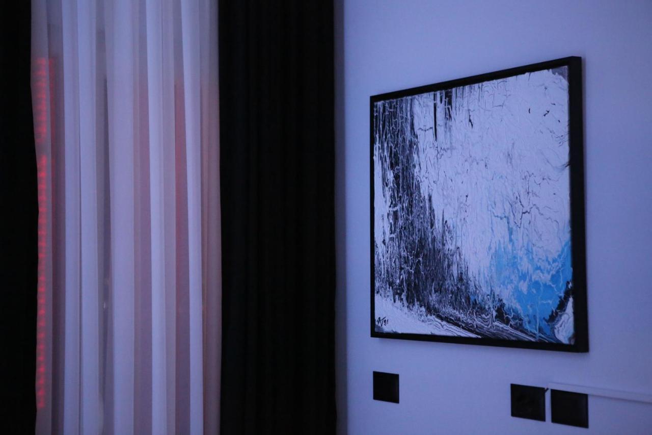 Dark Boutique Hotel Shkoze ภายนอก รูปภาพ
