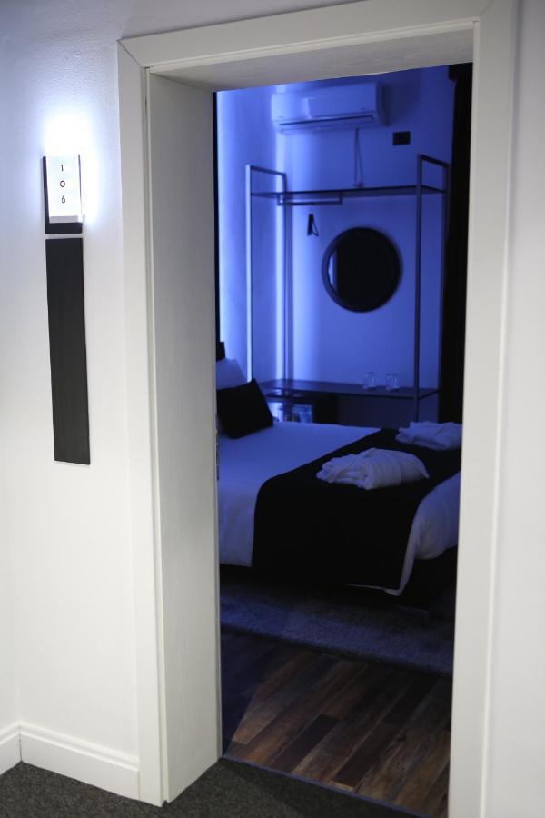 Dark Boutique Hotel Shkoze ภายนอก รูปภาพ