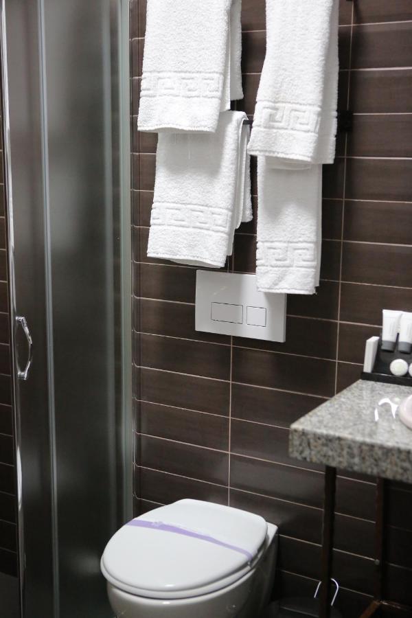 Dark Boutique Hotel Shkoze ภายนอก รูปภาพ