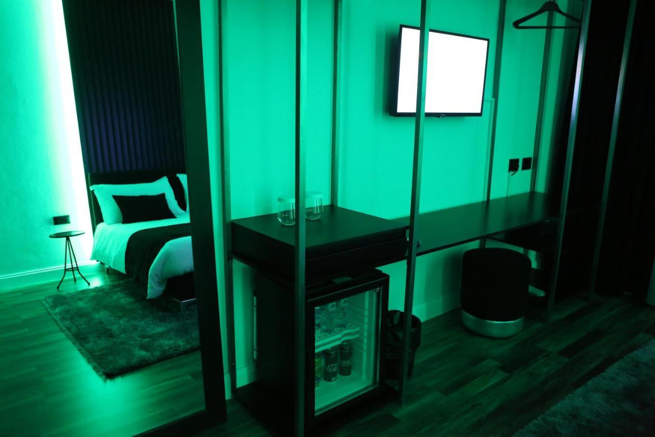 Dark Boutique Hotel Shkoze ภายนอก รูปภาพ