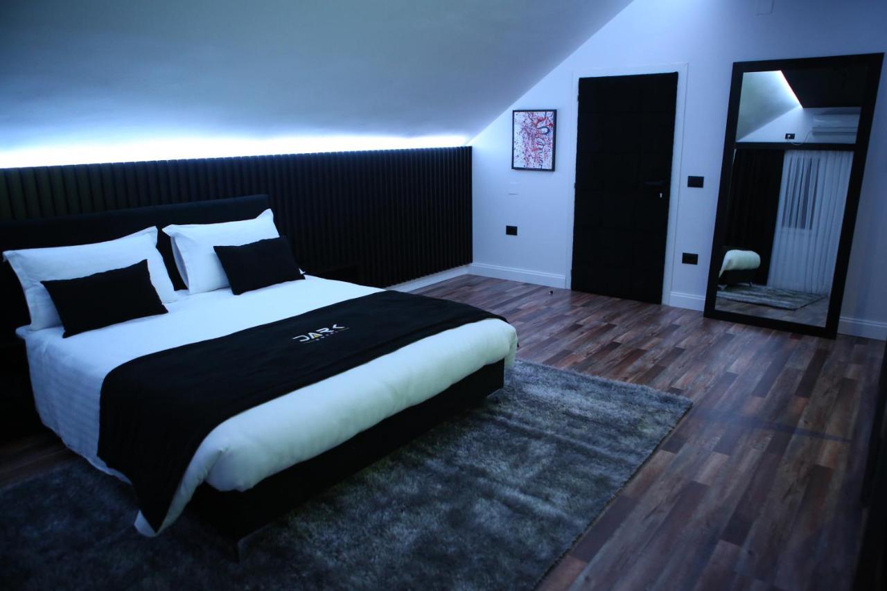 Dark Boutique Hotel Shkoze ภายนอก รูปภาพ