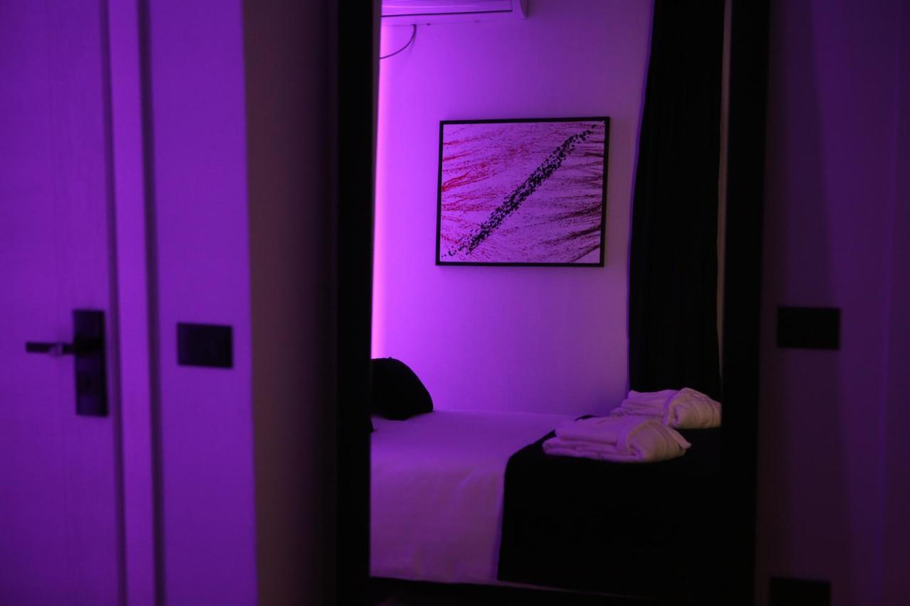 Dark Boutique Hotel Shkoze ภายนอก รูปภาพ