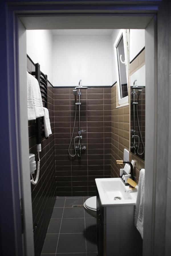Dark Boutique Hotel Shkoze ภายนอก รูปภาพ