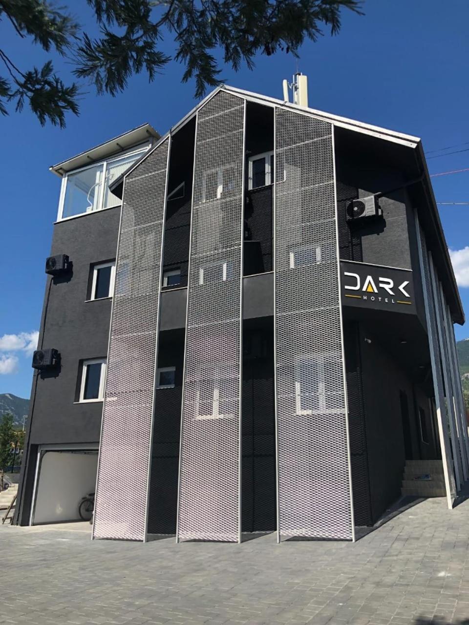 Dark Boutique Hotel Shkoze ภายนอก รูปภาพ